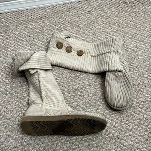 UGG Classic Cardy Knit Boots Cream Oatmeal Size 9